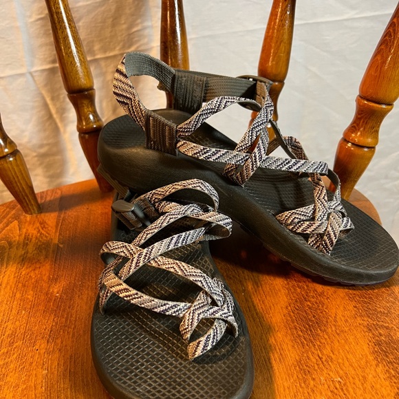 Chaco Shoes - Chaco Wonen’s casual sandals. Size 8